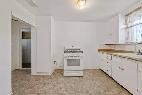 Entry Way - 720 Orange Ave, Chowchilla, CA 93610 photo 1 of 3