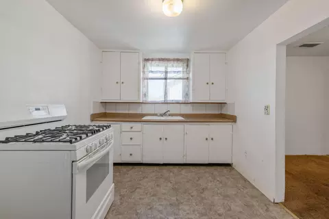Kitchen - 720 Orange Ave, Chowchilla, CA 93610 photo 2 of 2