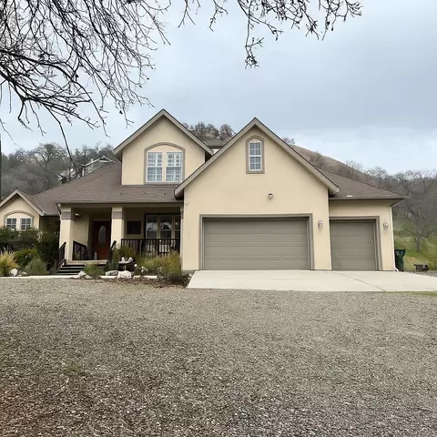 42072 Corral Dr, Three Rivers, CA 93271