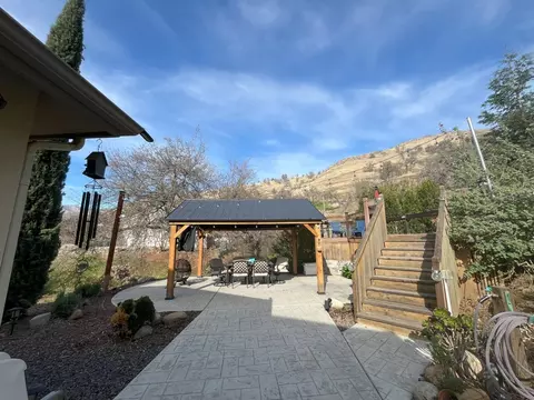 Exterior - 42072 Corral Dr, Three Rivers, CA 93271 photo 10 of 16