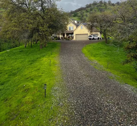 Exterior - 42072 Corral Dr, Three Rivers, CA 93271 photo 3 of 16