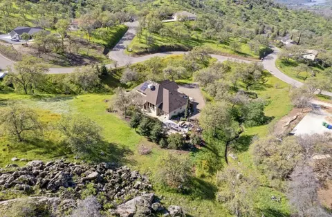 View/Area - 42072 Corral Dr, Three Rivers, CA 93271 photo 2 of 4