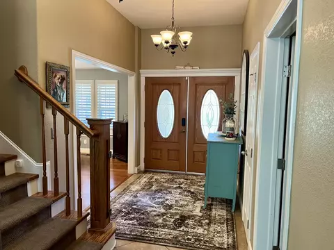 Entry Way - 42072 Corral Dr, Three Rivers, CA 93271 photo 2 of 4