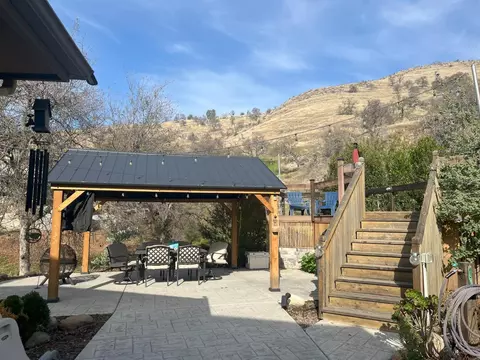 Exterior - 42072 Corral Dr, Three Rivers, CA 93271 photo 11 of 16
