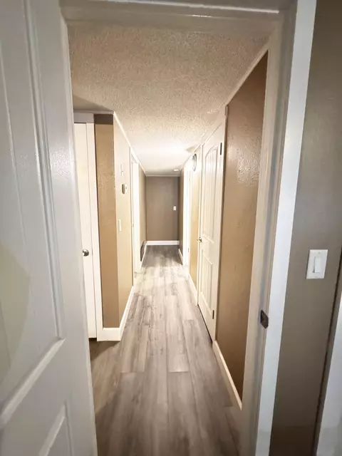Entry Way - 60 Willow Ct, Lemoore, CA 93245 photo 19 of 25