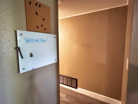Entry Way - 60 Willow Ct, Lemoore, CA 93245 photo 6 of 25