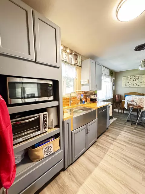 Kitchen - 60 Willow Ct, Lemoore, CA 93245 photo 2 of 5