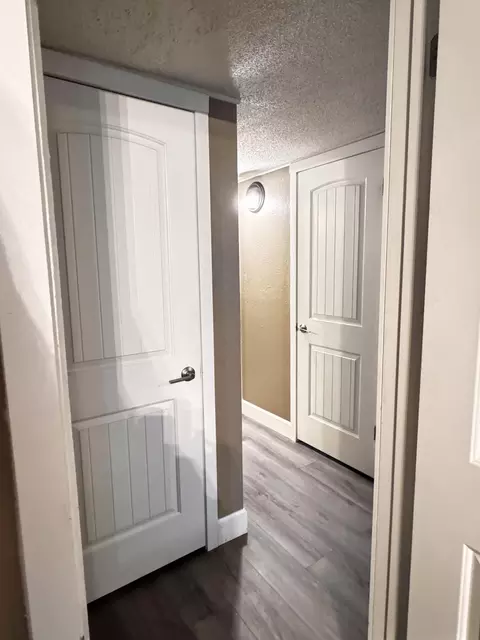 Entry Way - 60 Willow Ct, Lemoore, CA 93245 photo 15 of 25
