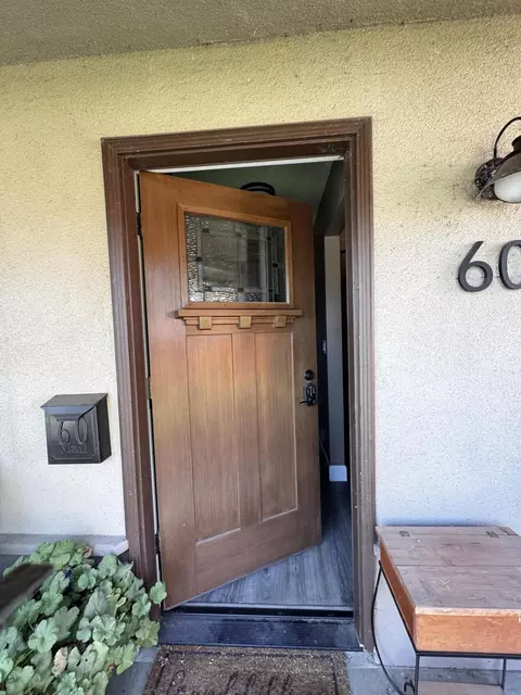 Entry Way - 60 Willow Ct, Lemoore, CA 93245 photo 2 of 25