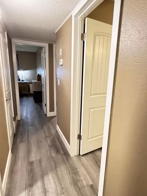 Entry Way - 60 Willow Ct, Lemoore, CA 93245 photo 8 of 25