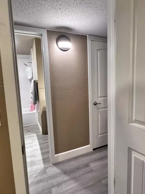 Entry Way - 60 Willow Ct, Lemoore, CA 93245 photo 9 of 25