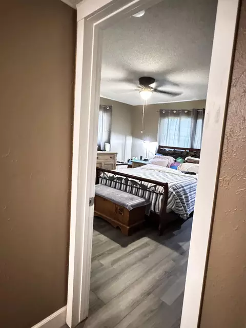 Entry Way - 60 Willow Ct, Lemoore, CA 93245 photo 17 of 25