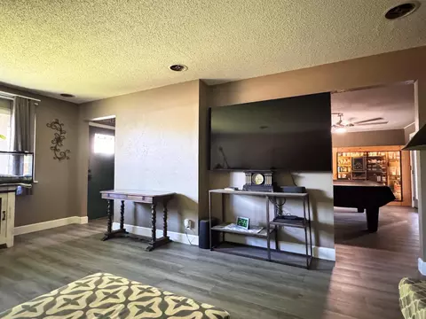 Living - 60 Willow Ct, Lemoore, CA 93245 photo 3 of 4