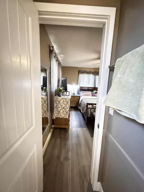 Bath - 60 Willow Ct, Lemoore, CA 93245 photo 5 of 11