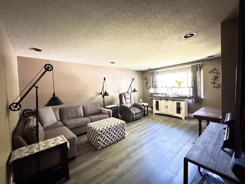 Living - 60 Willow Ct, Lemoore, CA 93245 photo 4 of 4