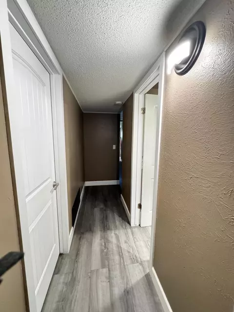 Entry Way - 60 Willow Ct, Lemoore, CA 93245 photo 21 of 25