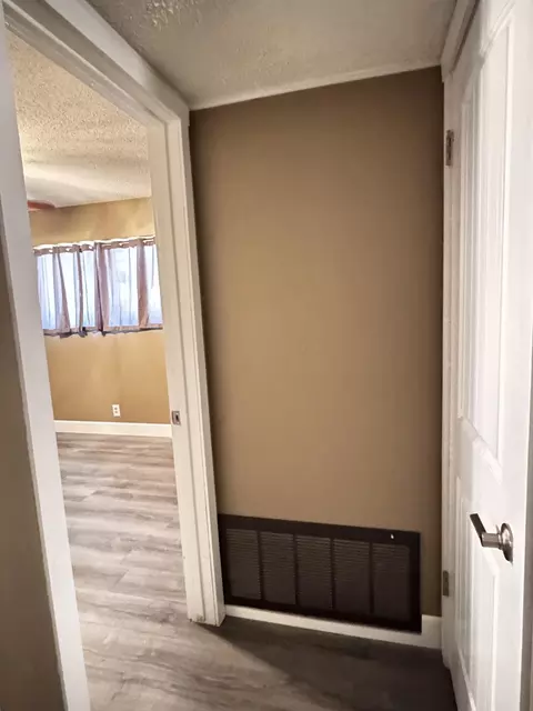Entry Way - 60 Willow Ct, Lemoore, CA 93245 photo 13 of 25