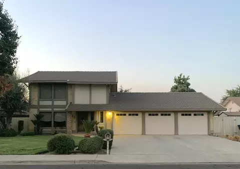 1040 W Monte Vista Ave, Visalia, CA 93277