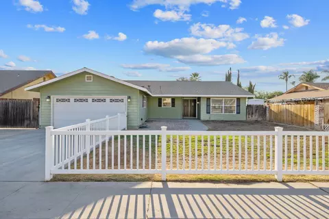 891 S Kazarian St, Tulare, CA 93274