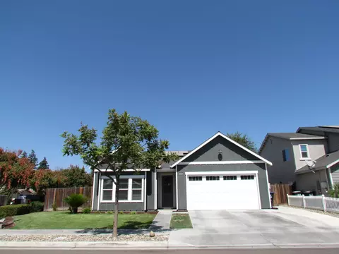 1848 W Modoc Ave, Visalia, CA 93291