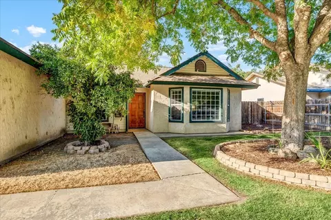 864 Elderwood Ln, Lemoore, CA 93245 photo 6