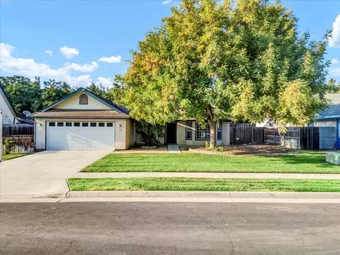 864 Elderwood Ln, Lemoore, CA 93245 photo 4