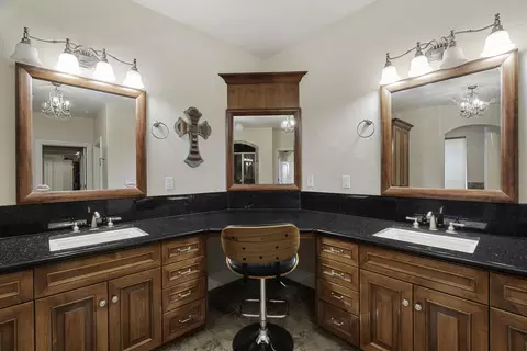 Bath - Undisclosed, Lindsay, CA 93247 photo 6 of 10