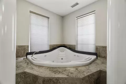 Bath - Undisclosed, Lindsay, CA 93247 photo 9 of 10