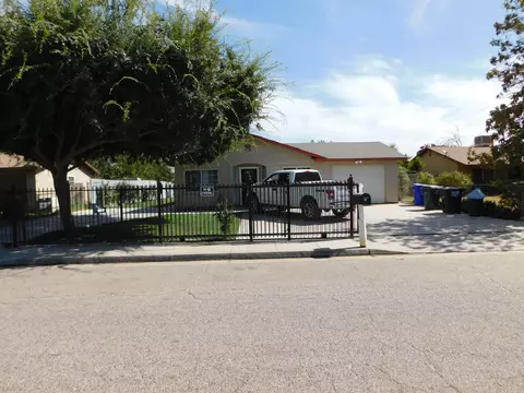 1541 Sarah Ave, Pixley, CA 93256