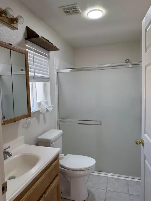 Bath - 350 N Filbert Rd, Exeter, CA 93221 photo 1 of 3