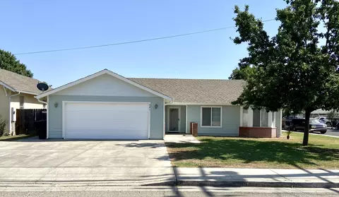 681 W Mulberry Ave, Porterville, CA 93257