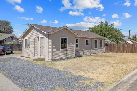 125 N N Hicks St #A, Visalia, CA 93291