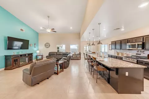 1849 Softwind Dr, Tulare, CA 93274 photo 11