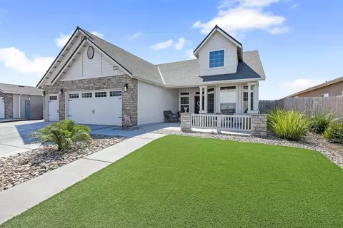 1849 Softwind Dr, Tulare, CA 93274 photo 4