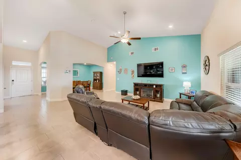 1849 Softwind Dr, Tulare, CA 93274 photo 17
