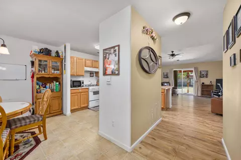 Entry Way - 4331 E Oak Ave, Visalia, CA 93292 photo 4 of 4