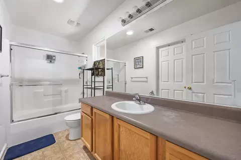 Bath - 4331 E Oak Ave, Visalia, CA 93292 photo 1 of 2