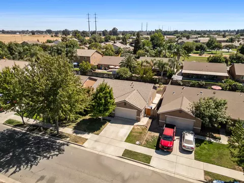 View/Area - 4331 E Oak Ave, Visalia, CA 93292 photo 2 of 5