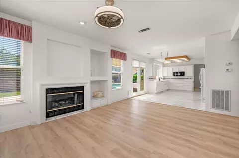 Living - 2162 Decatur Ave, Clovis, CA 93611 photo 9 of 17