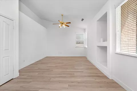 Living - 2162 Decatur Ave, Clovis, CA 93611 photo 14 of 17