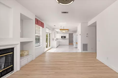 Living - 2162 Decatur Ave, Clovis, CA 93611 photo 10 of 17