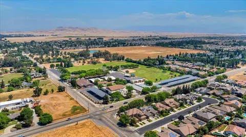View/Area - 2162 Decatur Ave, Clovis, CA 93611 photo 8 of 9