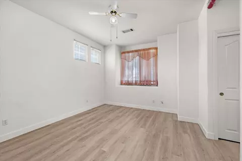 Living - 2162 Decatur Ave, Clovis, CA 93611 photo 11 of 17