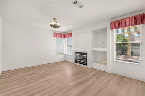 Living - 2162 Decatur Ave, Clovis, CA 93611 photo 7 of 17