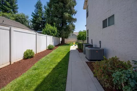 Exterior - 2162 Decatur Ave, Clovis, CA 93611 photo 7 of 11