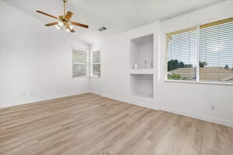 Living - 2162 Decatur Ave, Clovis, CA 93611 photo 12 of 17