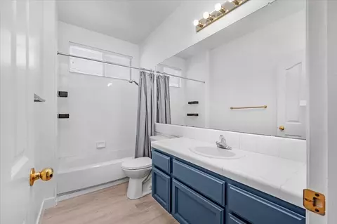 Bath - 2162 Decatur Ave, Clovis, CA 93611 photo 1 of 6