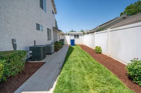 Exterior - 2162 Decatur Ave, Clovis, CA 93611 photo 6 of 11
