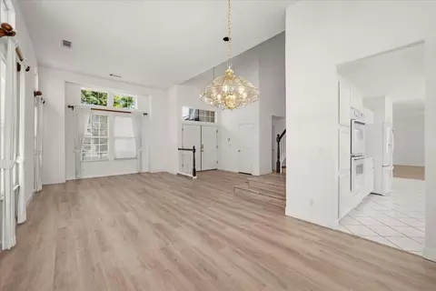 Living - 2162 Decatur Ave, Clovis, CA 93611 photo 4 of 17