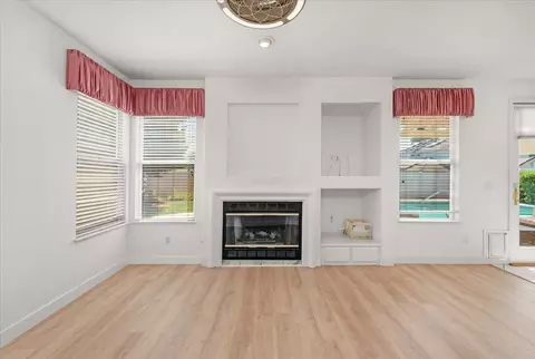 Living - 2162 Decatur Ave, Clovis, CA 93611 photo 8 of 17